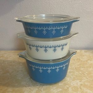 pyrex snowflake garland bake serve and store set